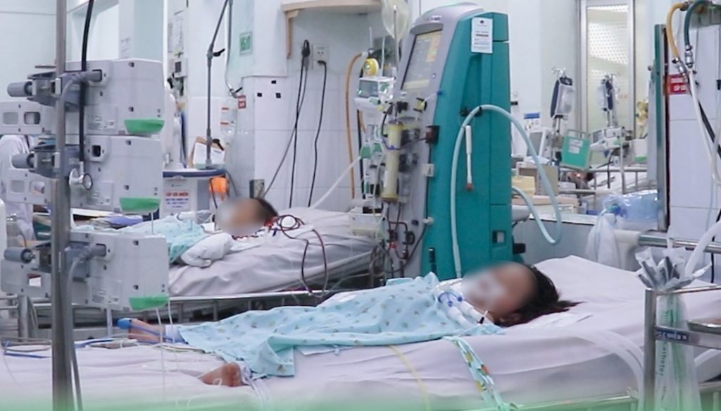 Điều trị bệnh nhân sốt xuất huyết tại Bệnh viện Bệnh Nhiệt đới TP HCM.