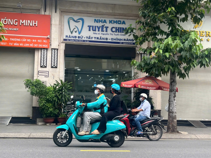 Sở Y tế TPHCM đã quyết định tạm đình chỉ hoạt động phòng khám nha khoa Tuyết Chinh