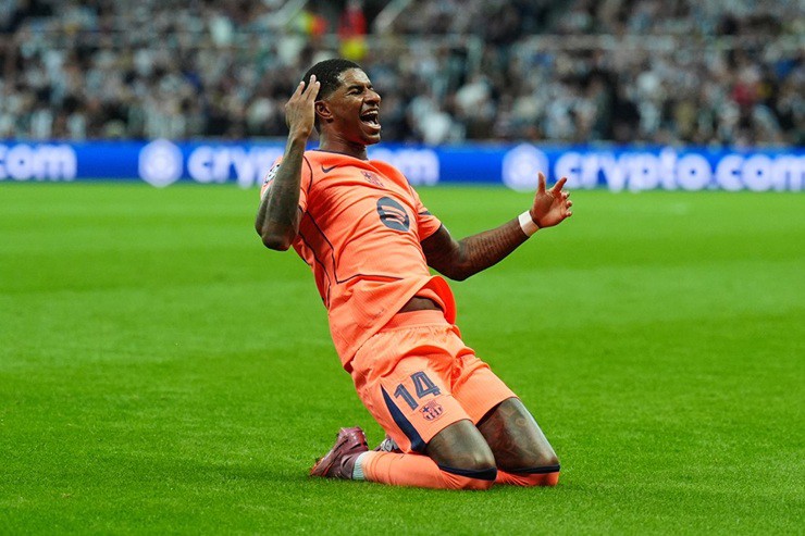 Rashford lập cú đúp giúp Barcelona giành chiến thắng 2-1 trước Newcastle