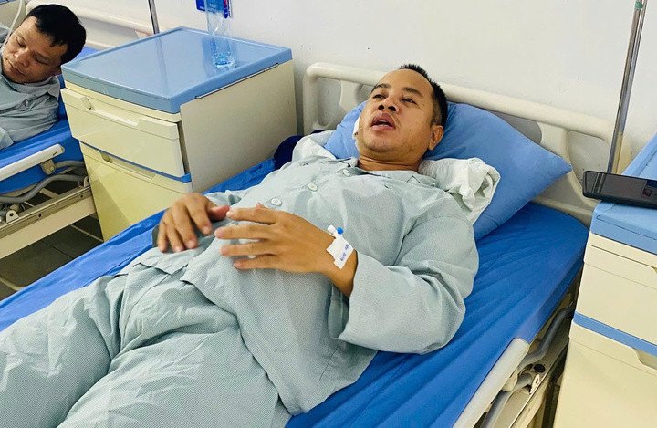 Anh Nguyễn Đức Vĩnh chưa hết bàng hoàng sau vụ bị hành hung khi muốn giúp đỡ người gặp nạn. Ảnh. NVCC