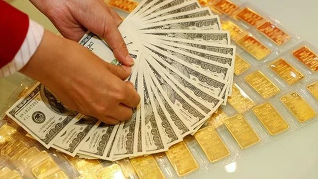 Vàng và USD đồng loạt lao dốc