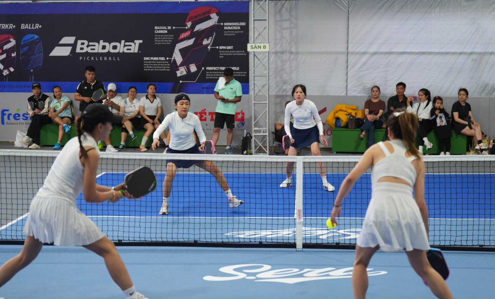Dễ phát sinh những tình huống dở khóc dở cười từ pickleball